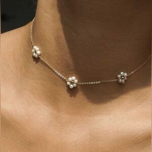 Homemade Daisy Pearl Necklace | Dainty Pearl Choker Necklace for Women